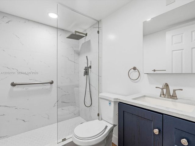 230 SW 11th Ave 8, Hallandale Beach, FL 33009