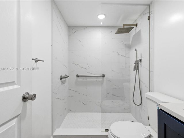 230 SW 11th Ave 8, Hallandale Beach, FL 33009