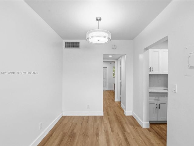 230 SW 11th Ave 8, Hallandale Beach, FL 33009