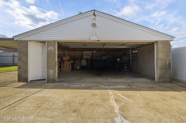 1622 Linda Way, Louisville, KY 40216