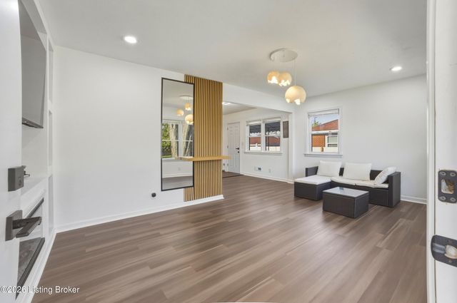 1622 Linda Way, Louisville, KY 40216