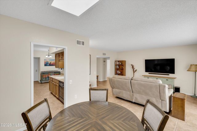 1241 W Calle Ramiro, Green Valley, AZ 85622