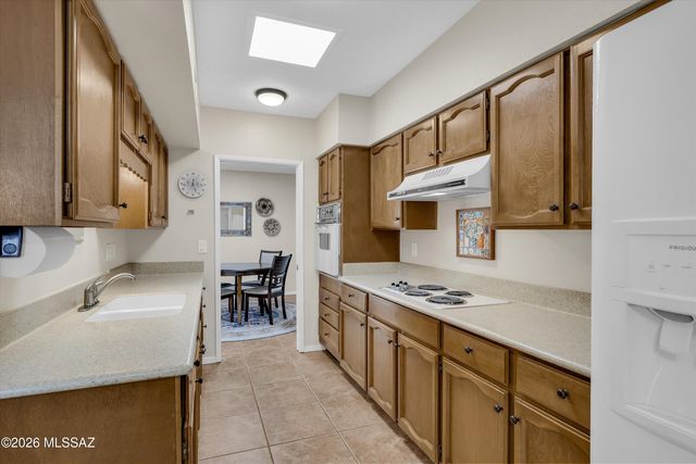 1241 W Calle Ramiro, Green Valley, AZ 85622