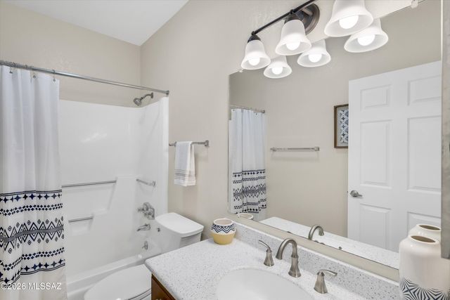 1241 W Calle Ramiro, Green Valley, AZ 85622