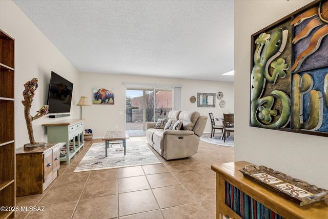 1241 W Calle Ramiro, Green Valley, AZ 85622