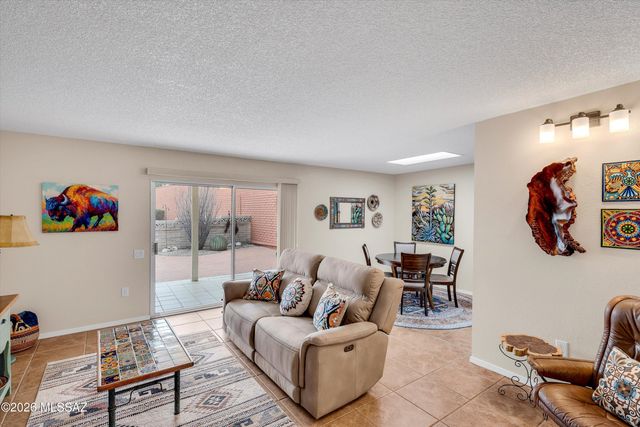 1241 W Calle Ramiro, Green Valley, AZ 85622