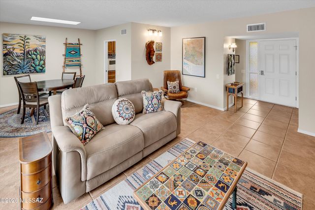 1241 W Calle Ramiro, Green Valley, AZ 85622