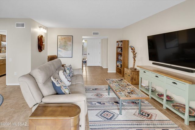 1241 W Calle Ramiro, Green Valley, AZ 85622