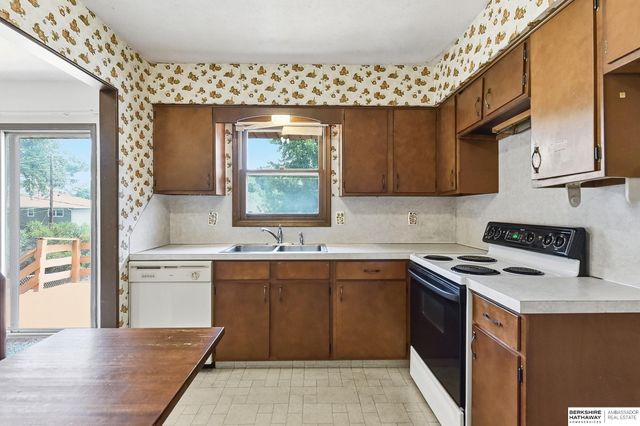 4905 Terrace Drive, Omaha, NE 68134