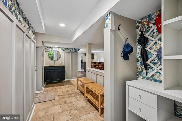 129 SUNRISE DR, North Wales, PA 19454