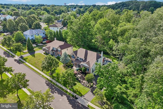 129 SUNRISE DR, North Wales, PA 19454