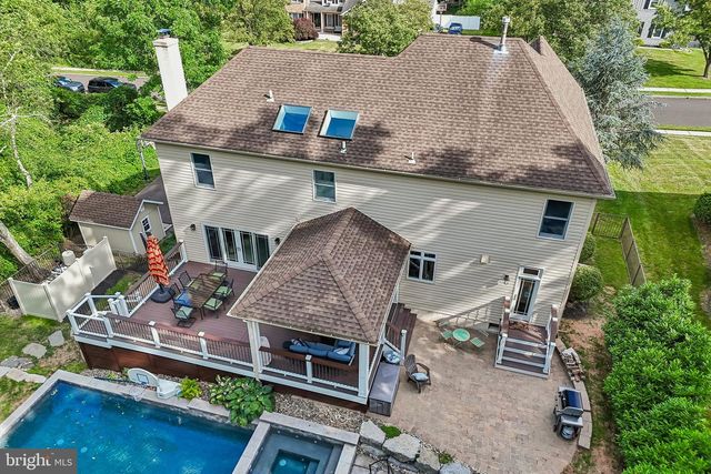 129 SUNRISE DR, North Wales, PA 19454