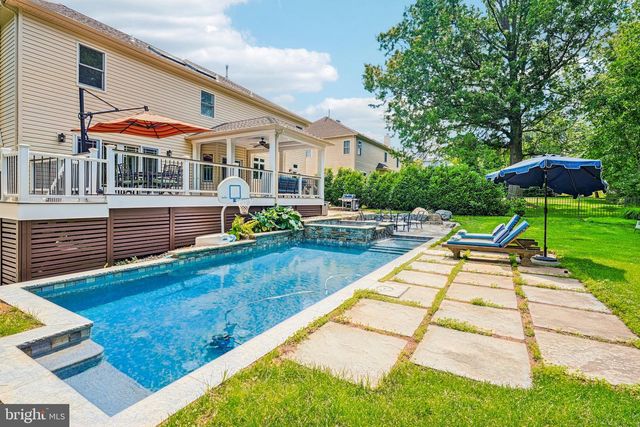 129 SUNRISE DR, North Wales, PA 19454