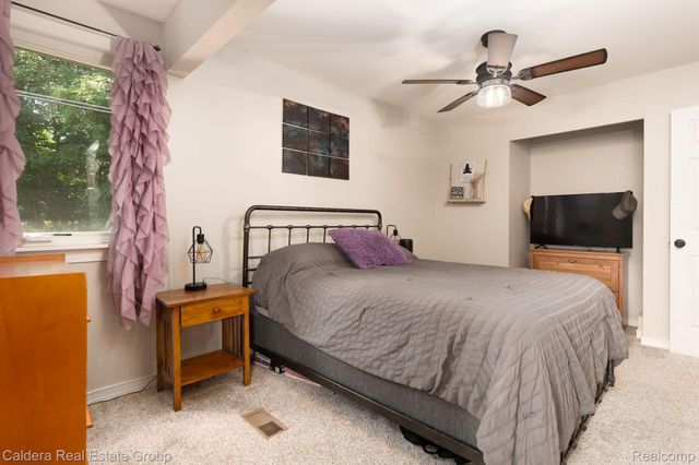 41024 Paign Drive Drive, Sterling Heights, MI 48313