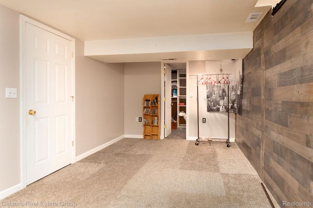 41024 Paign Drive Drive, Sterling Heights, MI 48313