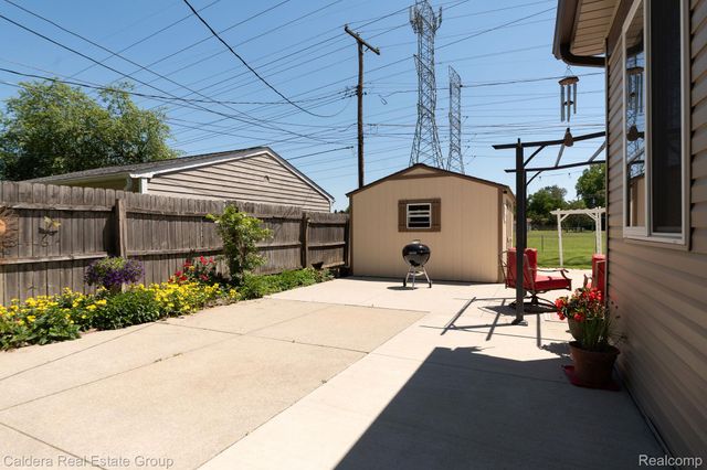 41024 Paign Drive Drive, Sterling Heights, MI 48313