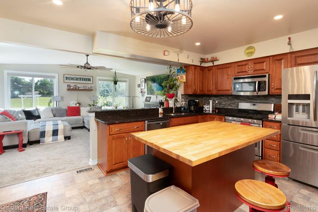 41024 Paign Drive Drive, Sterling Heights, MI 48313