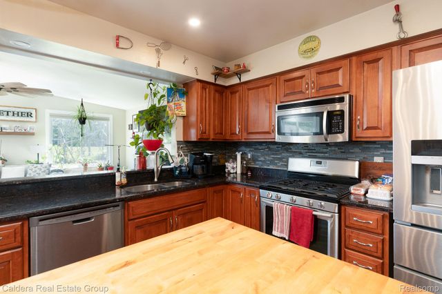 41024 Paign Drive Drive, Sterling Heights, MI 48313