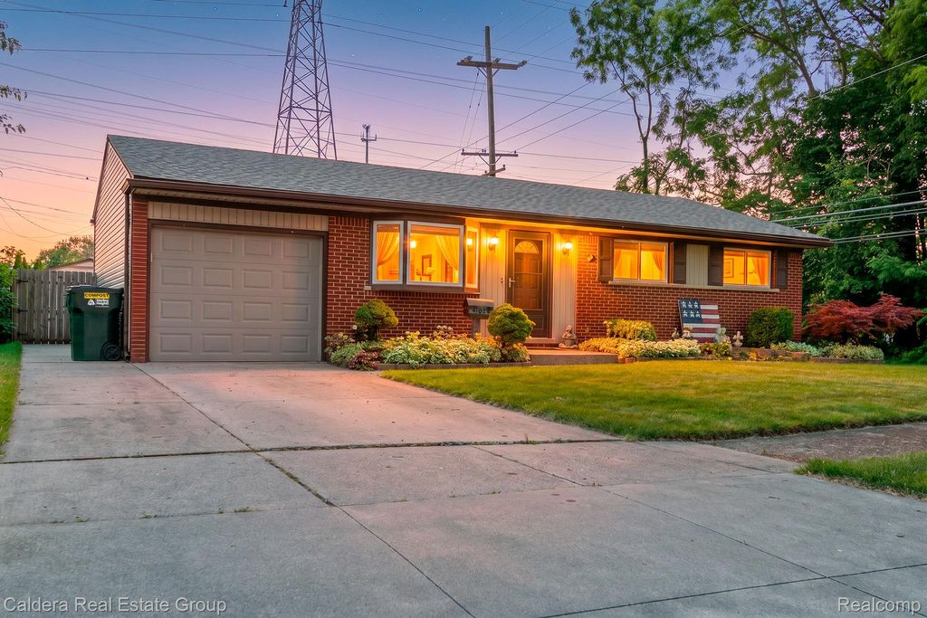41024 Paign Drive Drive, Sterling Heights, MI 48313
