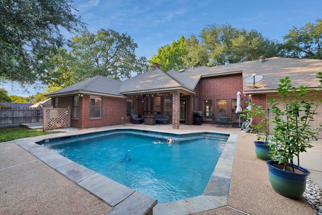 2004 Royal Club Court, Arlington, TX 76017