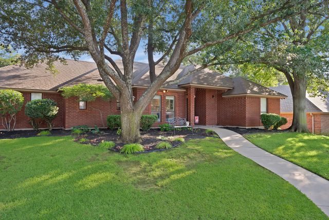 2004 Royal Club Court, Arlington, TX 76017