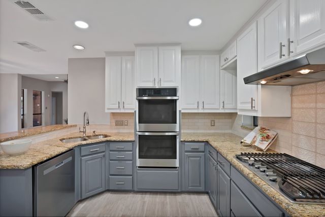 2004 Royal Club Court, Arlington, TX 76017