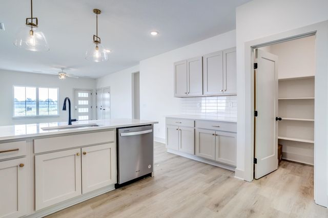 5603 Wandering Way, Maize, KS 67101