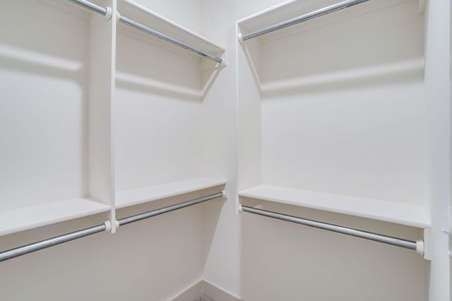 5603 Wandering Way, Maize, KS 67101