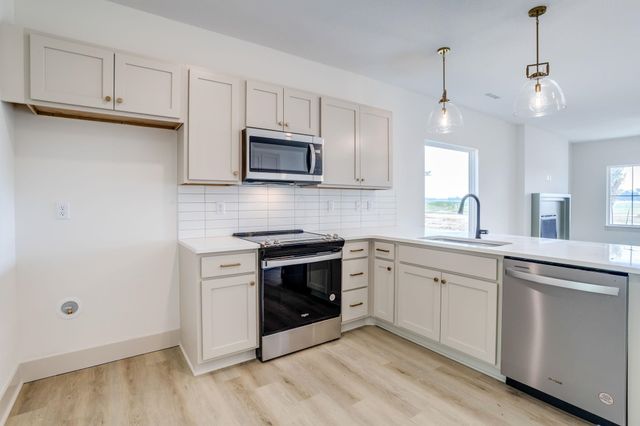 5603 Wandering Way, Maize, KS 67101