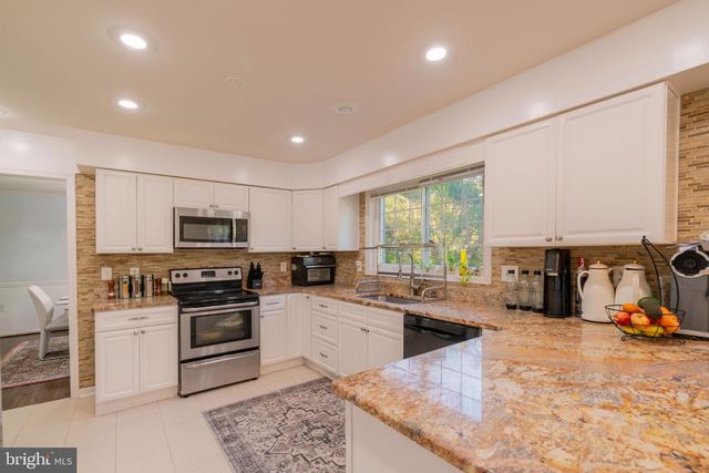9907 ROSEWOOD HILL CIR, Vienna, VA 22182