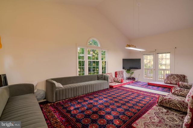 9907 ROSEWOOD HILL CIR, Vienna, VA 22182