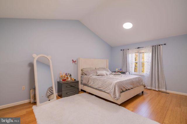 9907 ROSEWOOD HILL CIR, Vienna, VA 22182