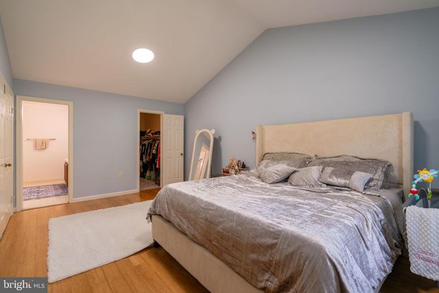 9907 ROSEWOOD HILL CIR, Vienna, VA 22182