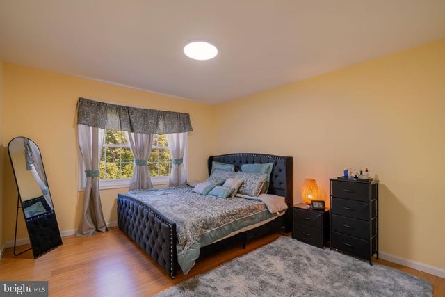 9907 ROSEWOOD HILL CIR, Vienna, VA 22182