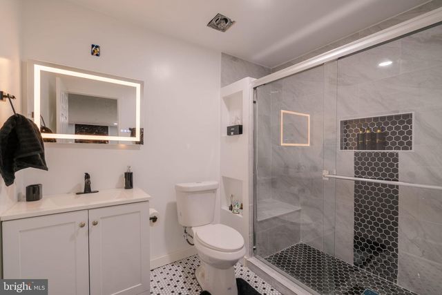 9907 ROSEWOOD HILL CIR, Vienna, VA 22182