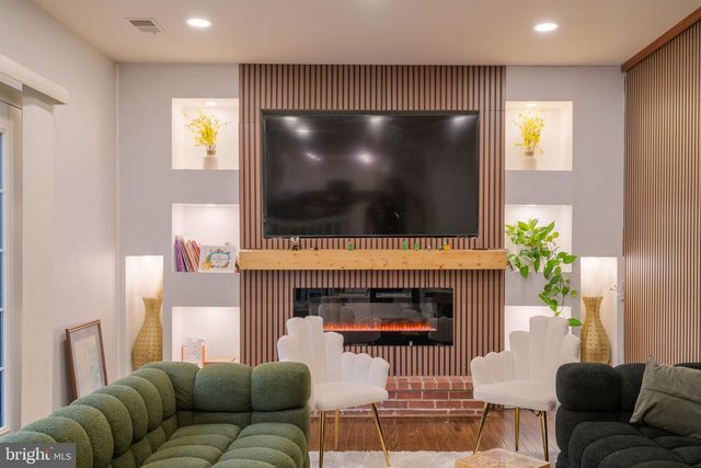 9907 ROSEWOOD HILL CIR, Vienna, VA 22182