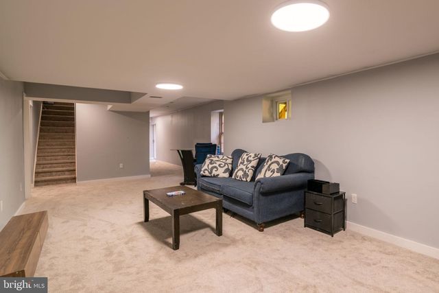 9907 ROSEWOOD HILL CIR, Vienna, VA 22182