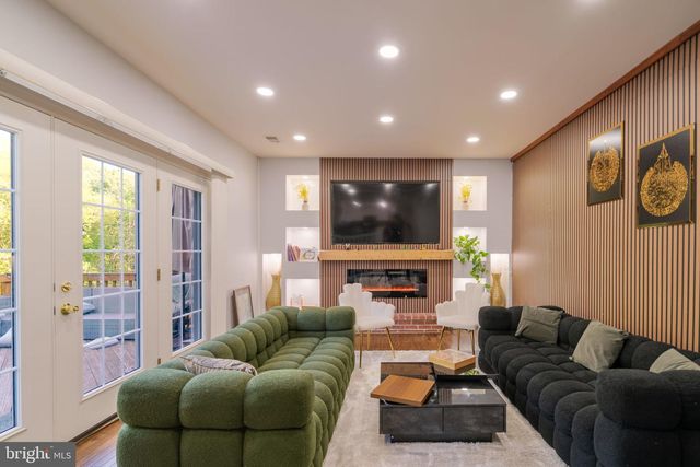 9907 ROSEWOOD HILL CIR, Vienna, VA 22182