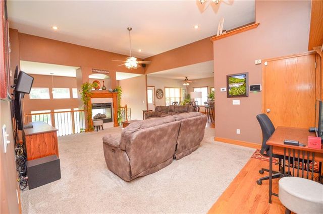 19613 E 11th Terrace, Independence, MO 64056