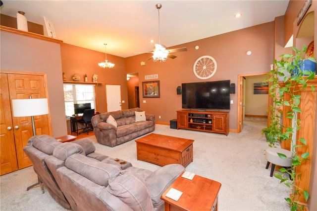19613 E 11th Terrace, Independence, MO 64056