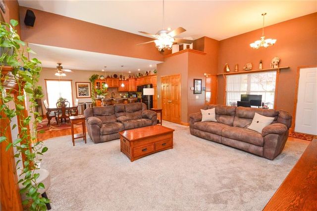 19613 E 11th Terrace, Independence, MO 64056