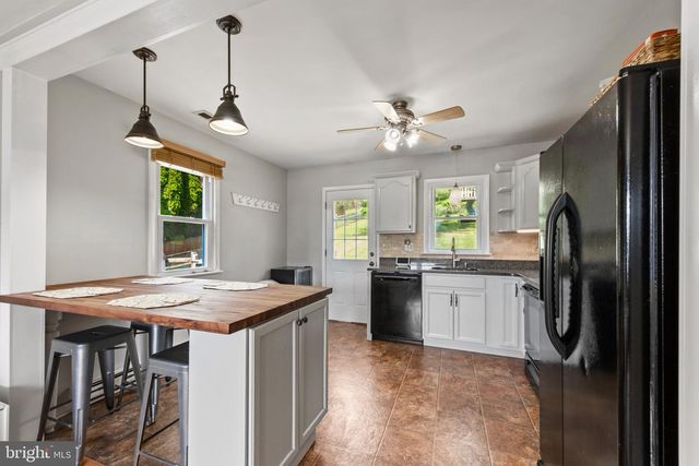 3242 LINEBORO RD, Manchester, MD 21102