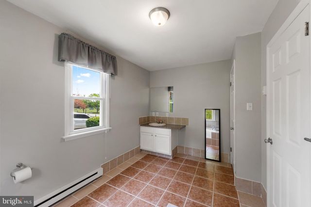 3242 LINEBORO RD, Manchester, MD 21102