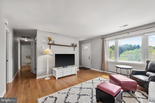 3242 LINEBORO RD, Manchester, MD 21102