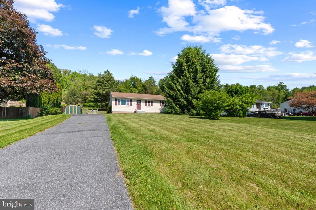 3242 LINEBORO RD, Manchester, MD 21102