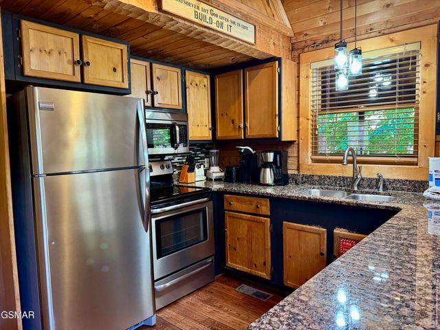 630 Walnut Way, Sevierville, TN 37862