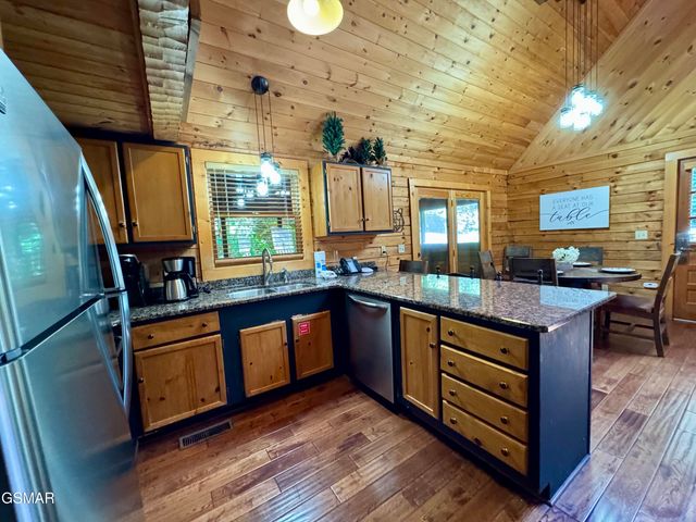 630 Walnut Way, Sevierville, TN 37862