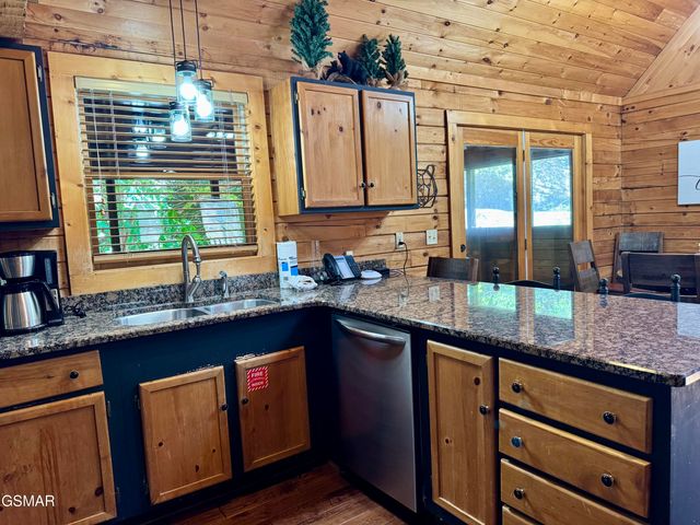630 Walnut Way, Sevierville, TN 37862