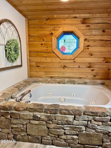630 Walnut Way, Sevierville, TN 37862
