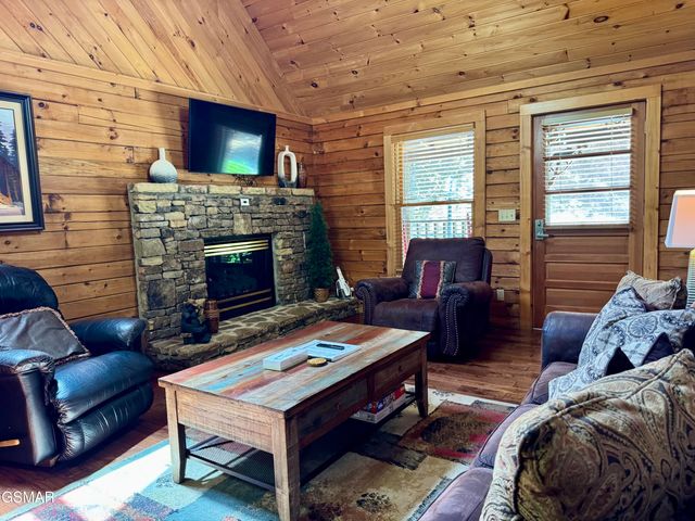 630 Walnut Way, Sevierville, TN 37862